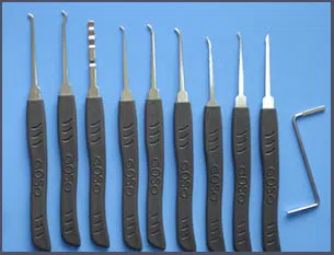 Hollis Locksmith Service Hollis, NY 718-971-9692 - 11-car-lock-pick