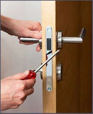 Hollis Locksmith Service Hollis, NY 718-971-9692 - 4-new-locksmith-install